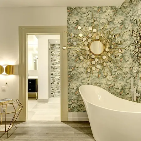 Penthouse Le Lustre Apartment