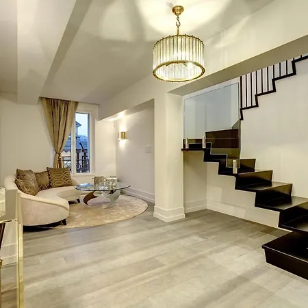 Penthouse Le Lustre Apartment