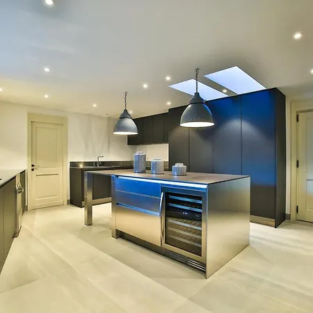Penthouse Le Lustre Apartment *