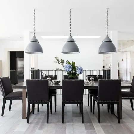 Penthouse Le Lustre Apartment
